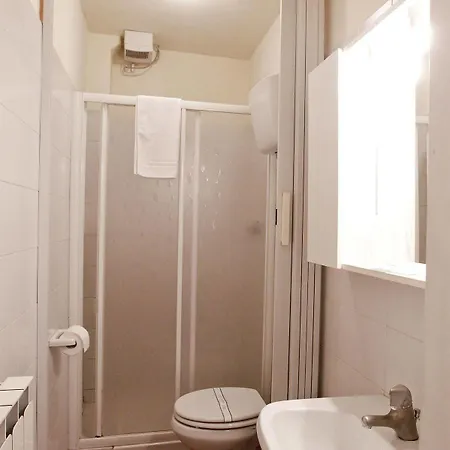 فندق مبيت وإفطار Le Lupe 3*